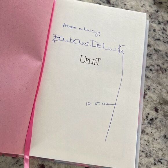 Uplift : Secrets from Sisterhood‎ of Breast Cancer Survivors by Barbara Delinsky - Picture 5 of 7